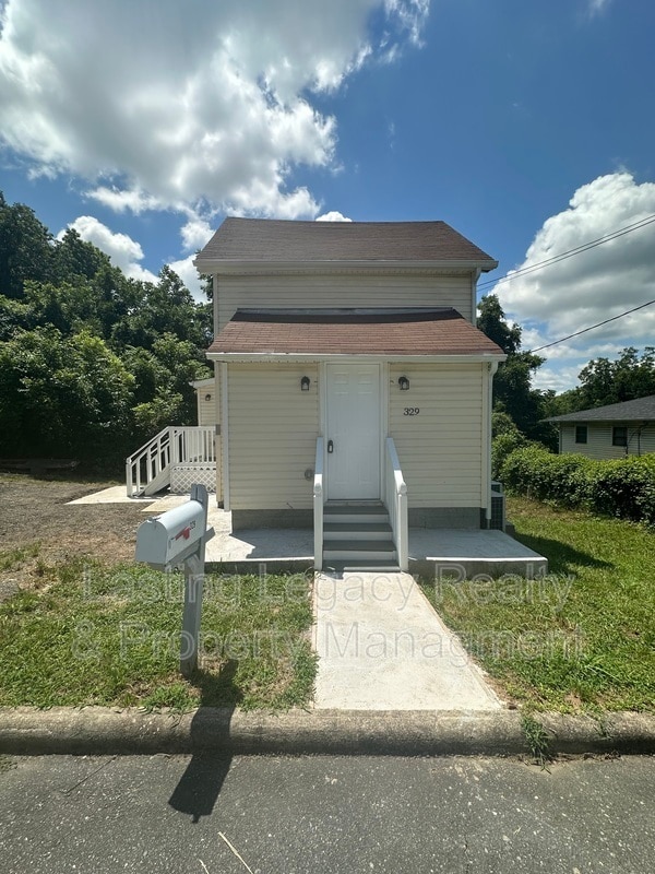 Photo - 329 Jackson St