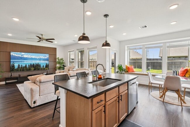 Building Photo - 4806 Sand Clouds Dr