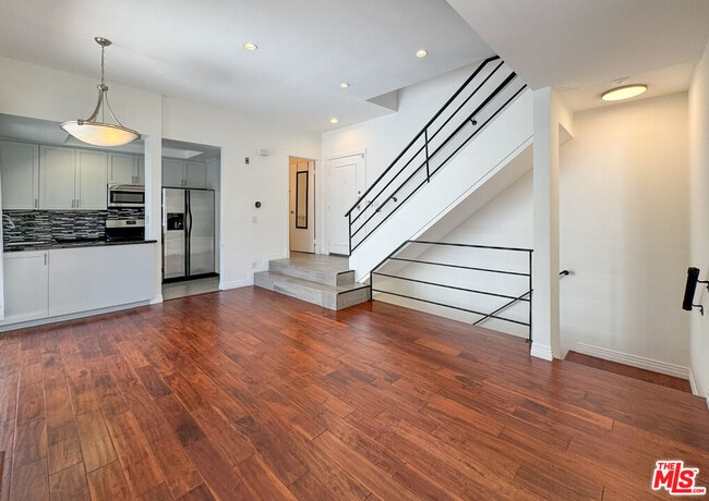 1733 Malcolm Ave Unit 7