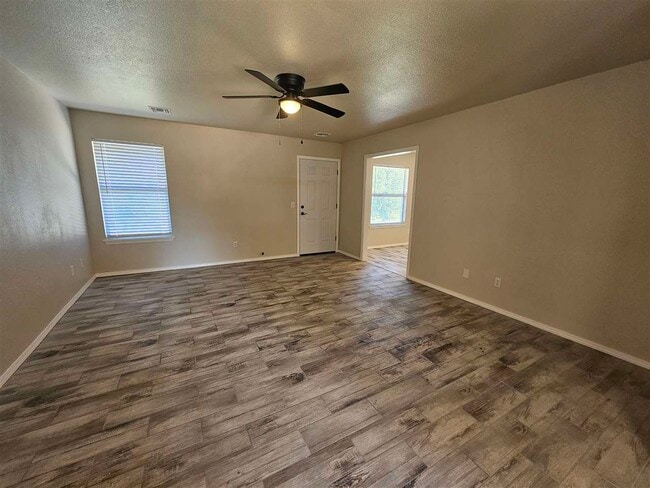 Photo - 6611 NW Ferris Ave