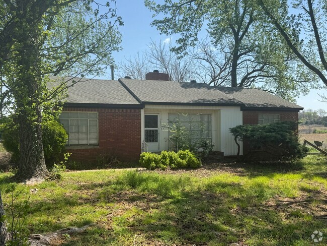 Building Photo - 2 Bedroom 1 Bathroom home on 20 Acres in e...
