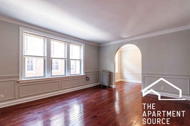 Building Photo - 542 W Surf St Unit N2