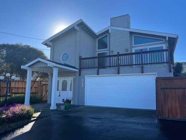 Building Photo - 515 Ash St