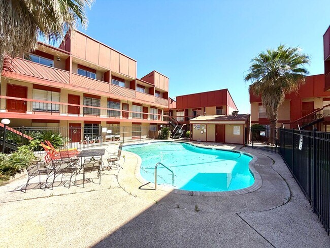 Photo - MUST SEE! Beautiful 2 Bedroom / 2 Bath Dow... Unidad - 501