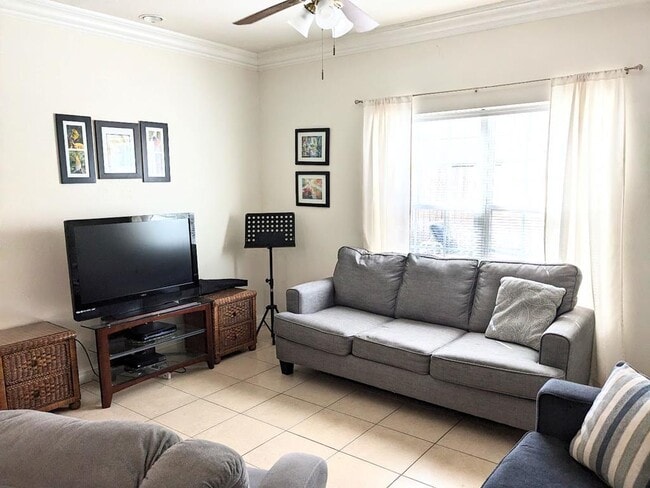 Photo - 109 E Retama St Unidad 2