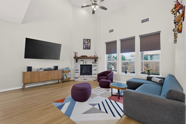 Photo - 4010 Flowstone Ln