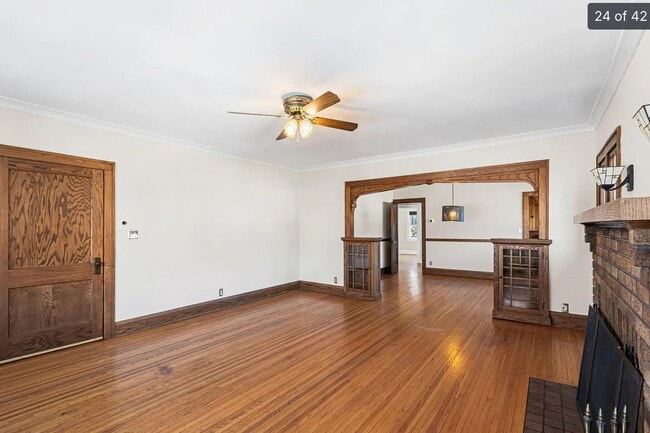 Photo - 5000 Newton Ave S Unidad Upstairs