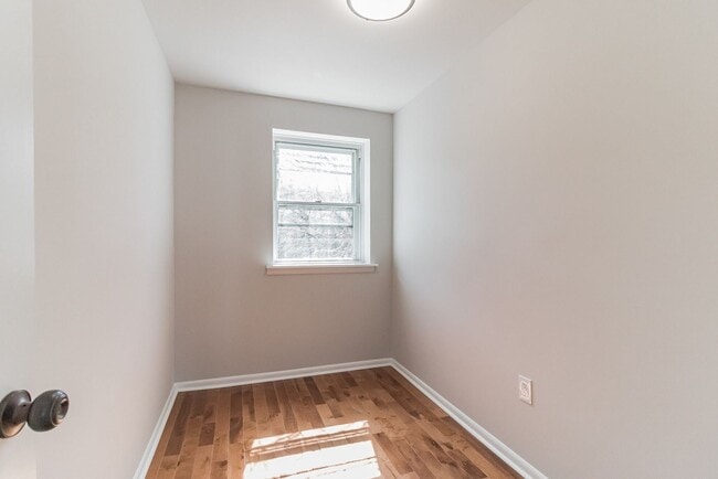 Photo - Two bedroom one Bathroom House for rent