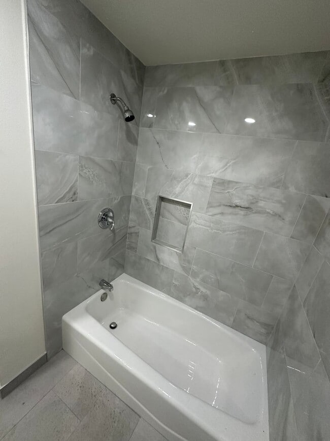 Photo - Mercer Homes Unit 1010-A