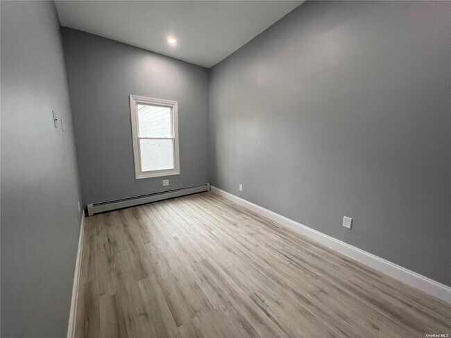 Photo - 104-63 Atlantic Ave