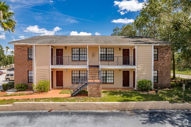 21101 Voyager Blvd Land O Lakes, FL - Glendale Villas Condominiums