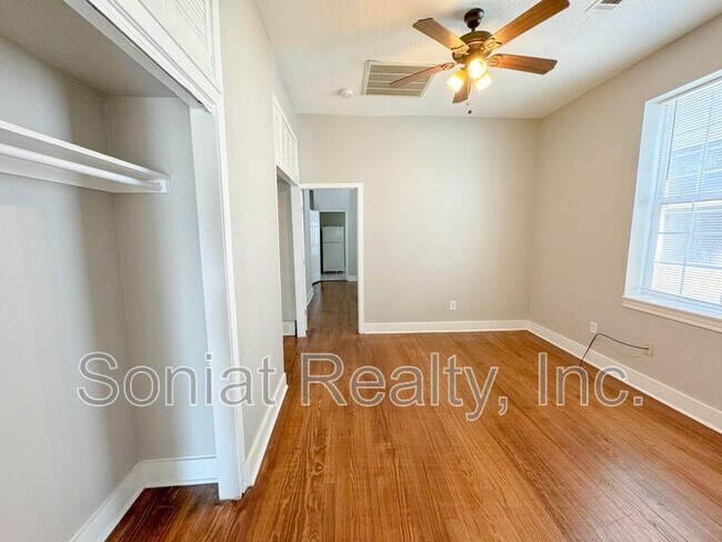 Photo - 1610 St Anthony St