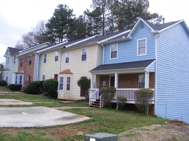 Crestview Townhomes - Crestview Townhomes