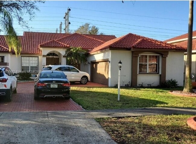 Building Photo - 10320 Guatemala St Rental