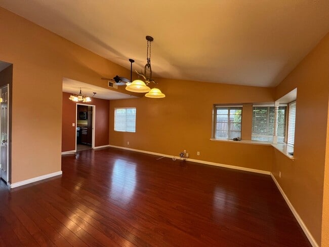 Photo - **Beautiful 4 Bdrm 2 Bath Home 5 Minutes t...