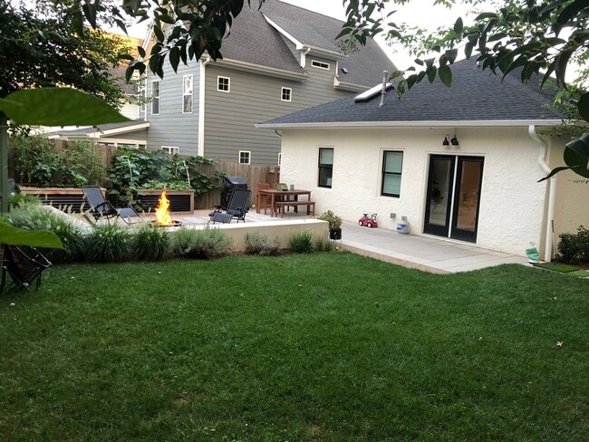 Photo - 507 Pace St House