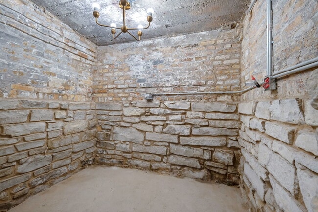 Photo - 2624 N Albany Ave Unit G