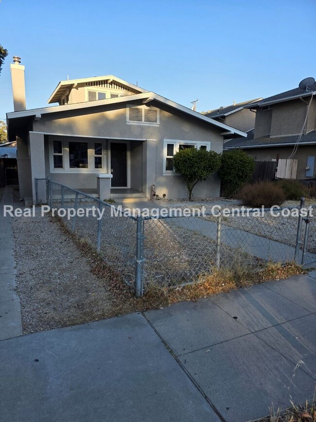 Building Photo - AVAILABLE NOW - 3 Bed, 2 Bath Paso Robles ... Rental