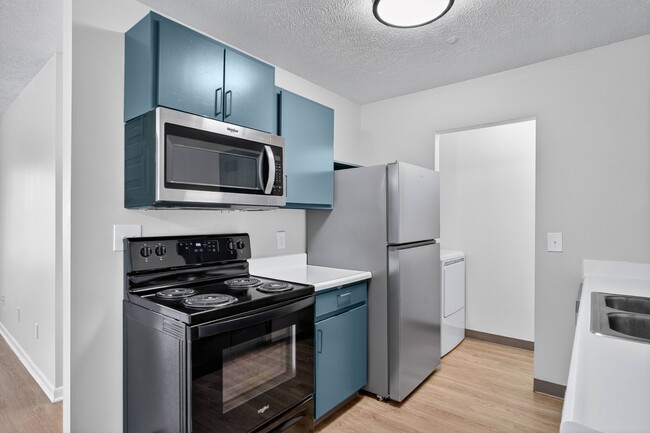Photo - Lakeside Apartments