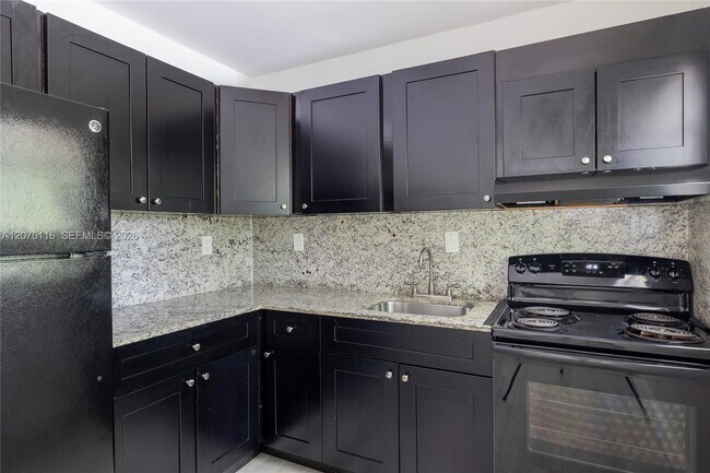 Photo - 1091 SW 4th St Unit 2