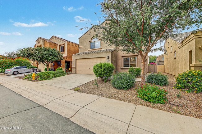 6135 E Paradise Ln
