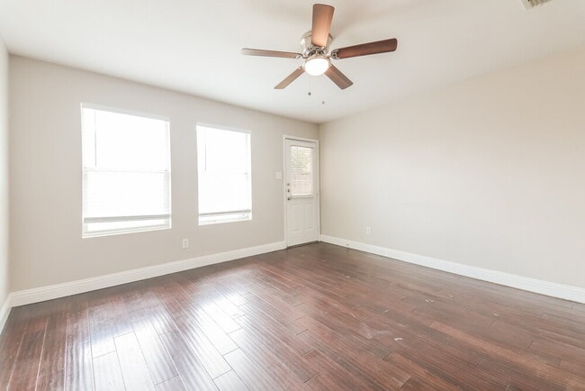 Photo - 1428 Waterford Dr