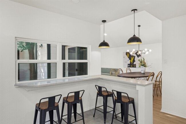 Photo - 2019 Wilcrest Dr