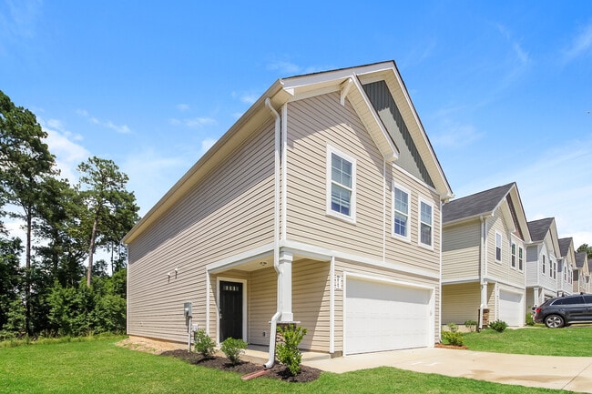 Photo - 215 Merry Oak Ln