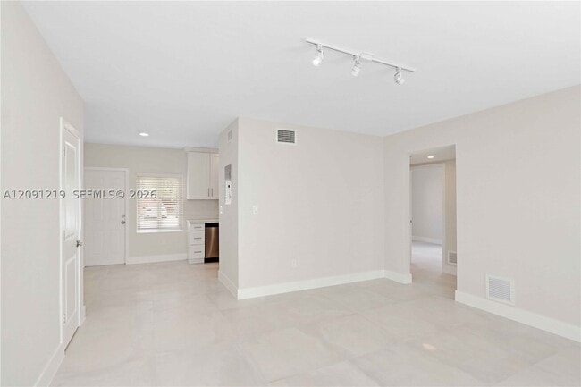 930 SW 24th Ct Unidad A