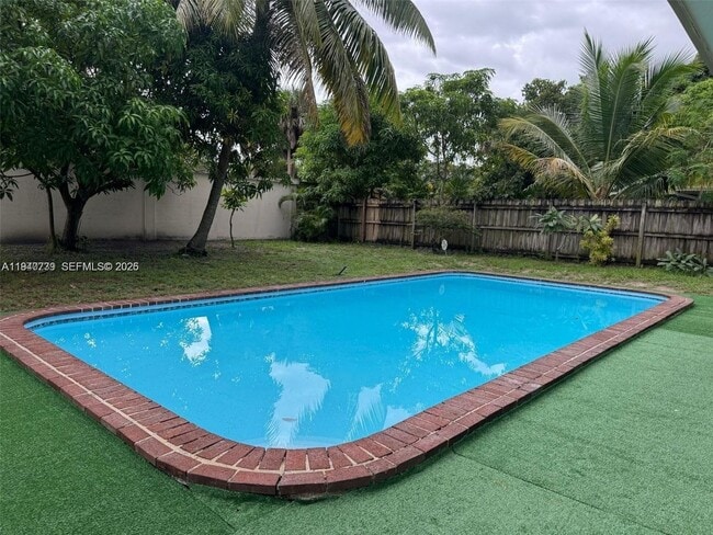 Photo - 370 NW 43rd Ave