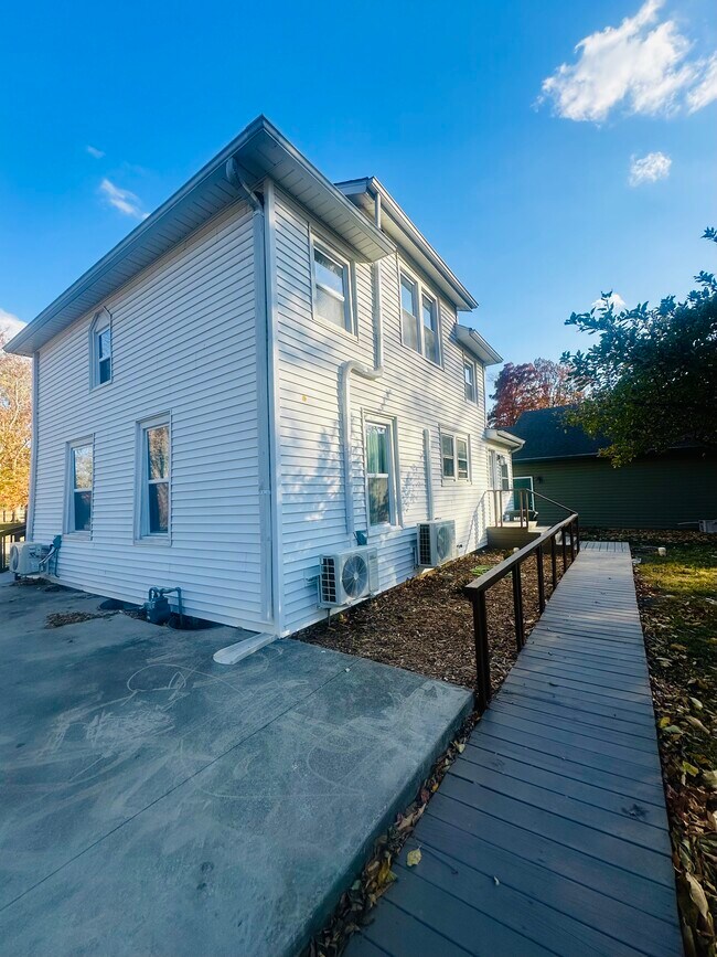 Photo - 121 S 34th St