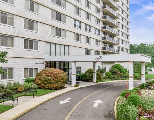 Photo - 1840 Frontage Rd Unit Luxury two bedroom