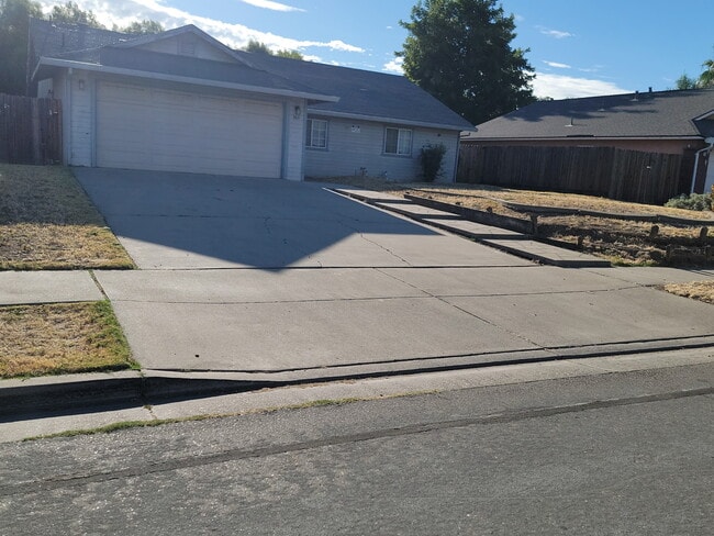 Building Photo - 965 Emory Way