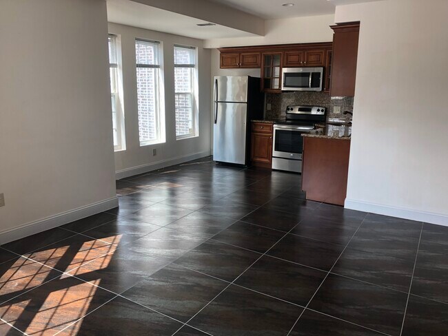 Photo - 921 Ridge Avenue Apartments