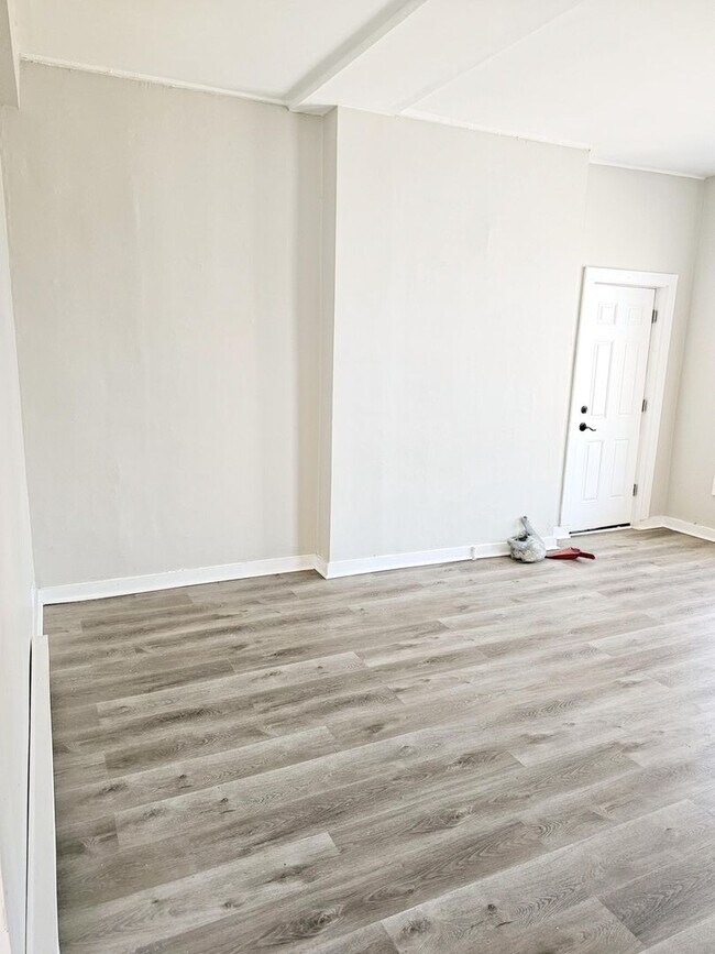 Photo - Central Ave Unit 3 - Premium