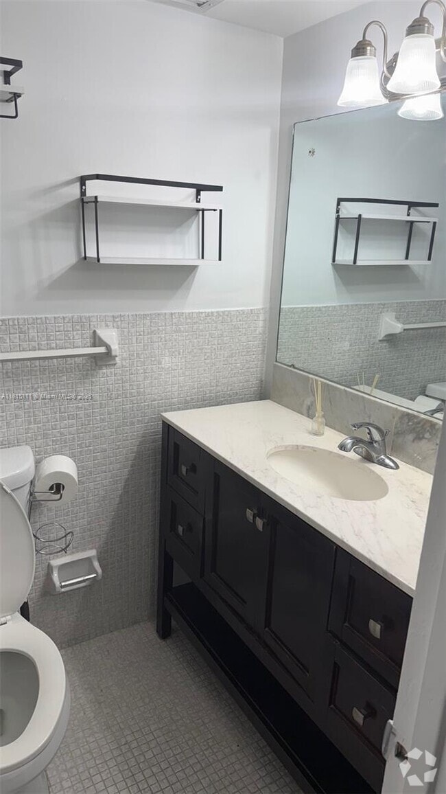 Building Photo - 16701 NE 14th Ave Unit 214 Rental