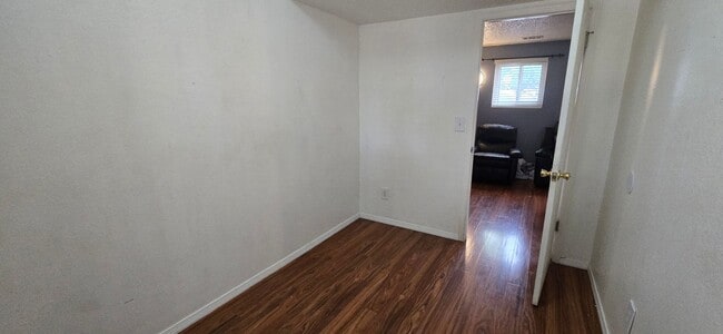 Photo - 566 Voiles Dr