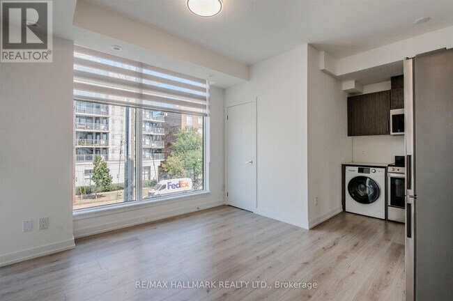 Photo - 3RD FLOOR - 34-851 SHEPPARD AVENUE W Unit 3rd floor
