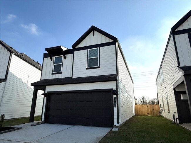 Photo - 3224 Crown Gate Dr