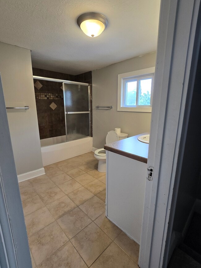 Photo - 2802 Short St