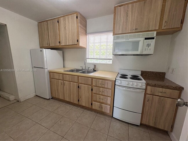 410 Pinecrest Dr Unit 2