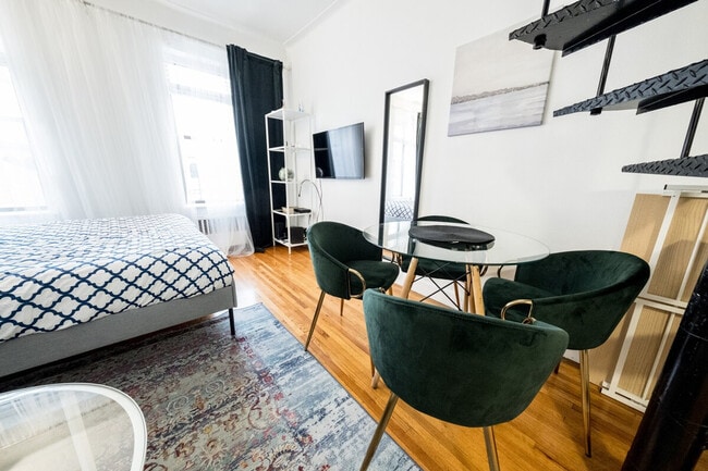 Photo - 324 E 75th St Unidad SI ID1466393P