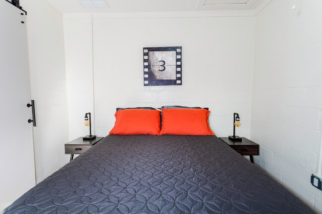 Photo - 958 Smith St SW Unit B