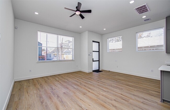 Photo - 1508 McKee St Unidad A