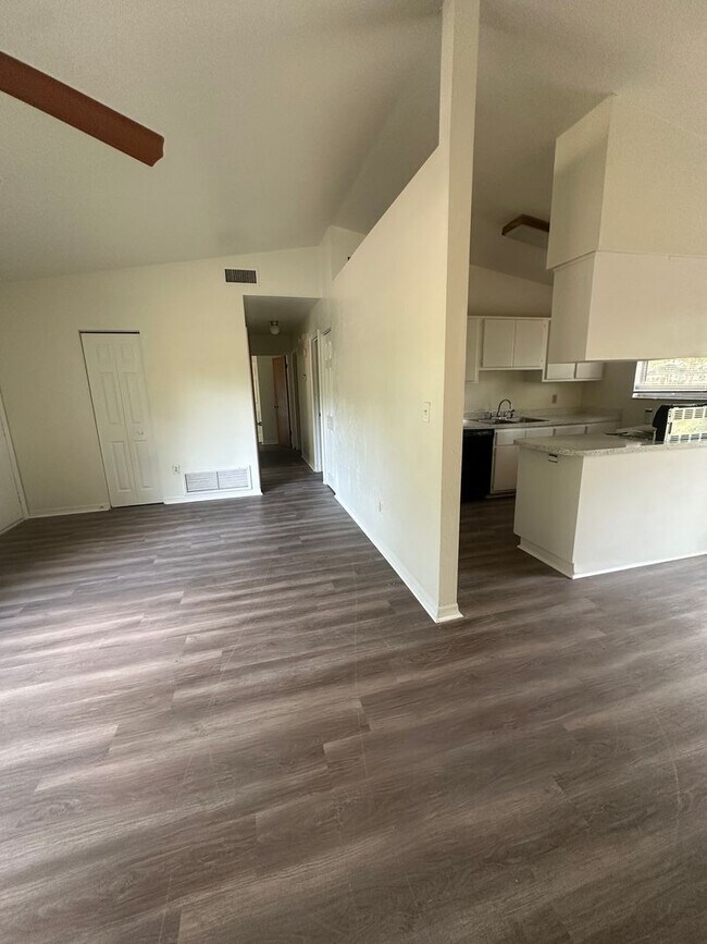 Photo - Recently Renovated 3B/2B Home in Northwood Pines