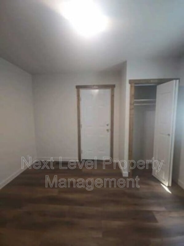 Photo - 1003 6th Ave W