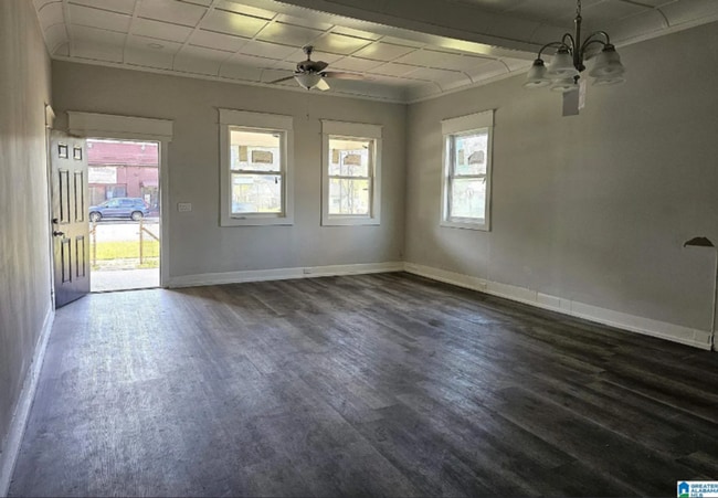 Building Photo - 1701 Ave I