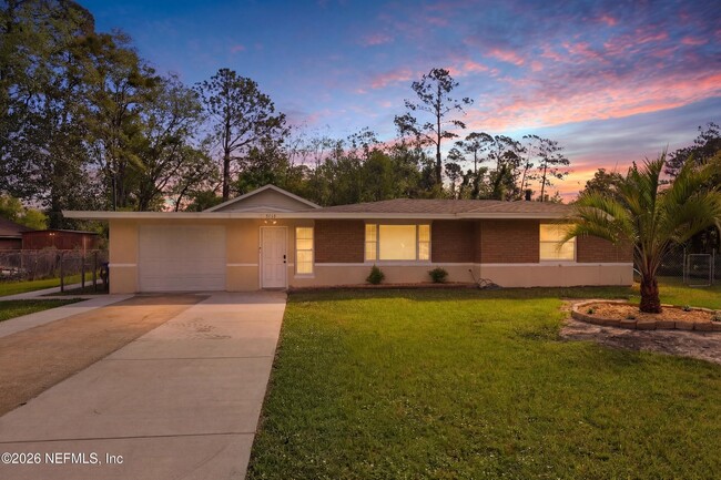 Building Photo - 9565 Carbondale Dr W