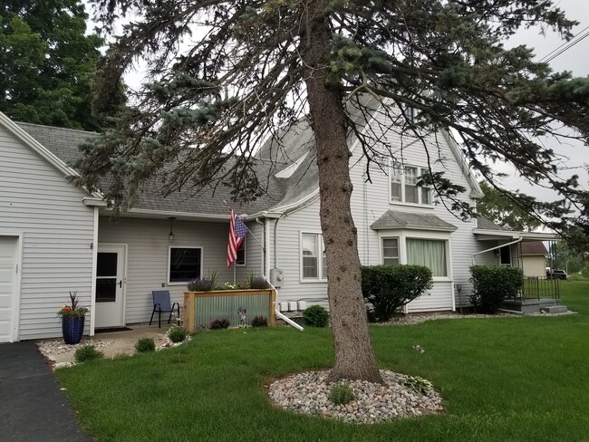 Photo - 500 E Pearl St Unit Upstairs