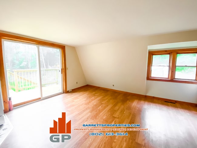 Photo - 140 W Hill Rd